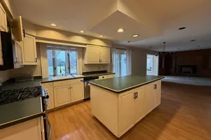 10859 Bunker Dr, Demotte, IN 46310 - Photo 3