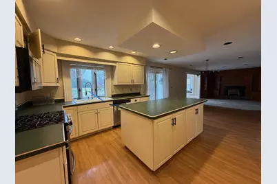 10859 Bunker Drive, Demotte, IN 46310 - Photo 5