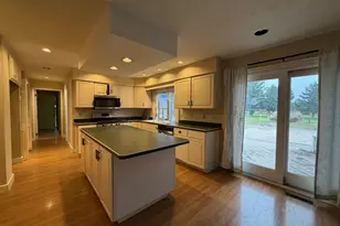 10859 Bunker Dr, Demotte, IN 46310 - Photo 5