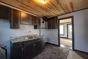 826 Kingsporte Ave, La Porte, IN 46350 - Photo 7