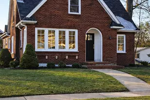 669 S 2nd St, Chesterton, IN 46304 - Photo 1