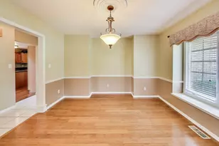 9935 Ashwood Ln, Munster, IN 46321 - Photo 9