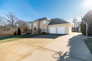 8049 W 85th Ct, Crown Point, IN 46307 - Photo 3