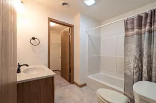 959 Misty Glen Dr, Valparaiso, IN 46385 - Photo 11