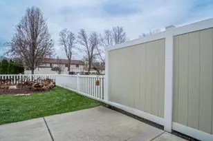 202 Polly Ln, Hobart, IN 46342 - Photo 17