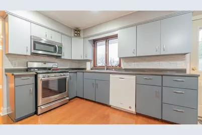 9439 Walnut Drive, Munster, IN 46321 - Photo 11