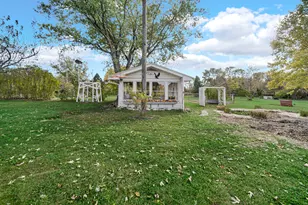 660 N 700 W, Hobart, IN 46342 - Photo 23