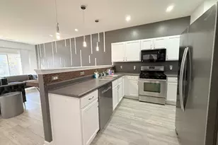 863 Flagstone Dr, Dyer, IN 46311 - Photo 3