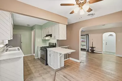 1107 W 62nd Place, Merrillville, IN 46410 - Photo 3