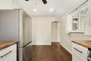 9747 Erie St, Highland, IN 46322 - Photo 11