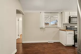 9747 Erie St, Highland, IN 46322 - Photo 9