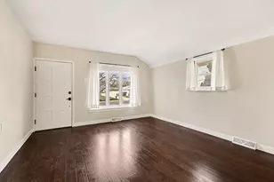 9747 Erie St, Highland, IN 46322 - Photo 5