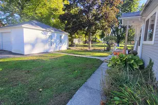 509 Magnolia St, North Judson, IN 46366 - Photo 3