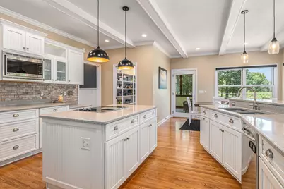 8196 E Walnut Ridge, New Carlisle, IN 46552 - Photo 7