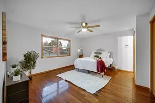 1409 Independence Dr, Hobart, IN 46342 - Photo 9