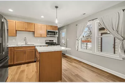 1618 E 33rd Avenue, Hobart, IN 46342 - Photo 9