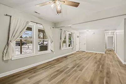 1618 E 33rd Avenue, Hobart, IN 46342 - Photo 3