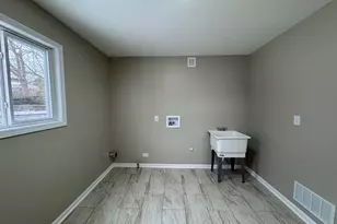 656 N Montgomery St, Gary, IN 46403 - Photo 25