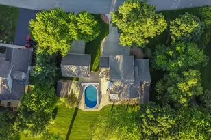 10752 Dogleg Dr, Demotte, IN 46310 - Photo 3