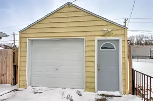 624 W Front St, New Carlisle, IN 46552 - Photo 19