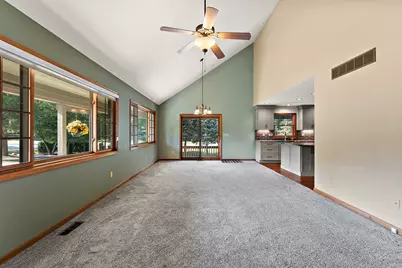 552 Fleetwood Drive N, Valparaiso, IN 46385 - Photo 11