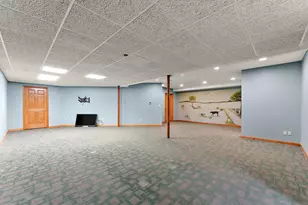 552 Fleetwood Dr N, Valparaiso, IN 46385 - Photo 35