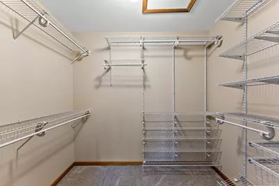 552 Fleetwood Drive N, Valparaiso, IN 46385 - Photo 23