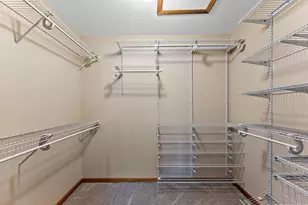 552 Fleetwood Dr N, Valparaiso, IN 46385 - Photo 23