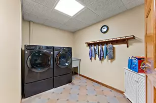 552 Fleetwood Dr N, Valparaiso, IN 46385 - Photo 33