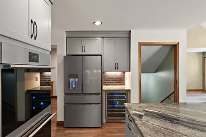 552 Fleetwood Drive N, Valparaiso, IN 46385 - Photo 17