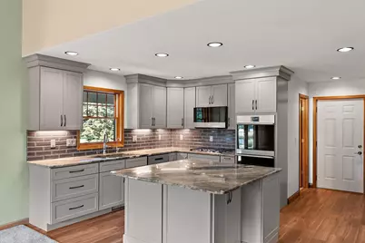 552 Fleetwood Drive N, Valparaiso, IN 46385 - Photo 13