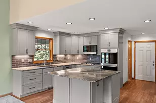 552 Fleetwood Dr N, Valparaiso, IN 46385 - Photo 13