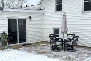 221 E Elizabeth Dr, Crown Point, IN 46307 - Photo 5