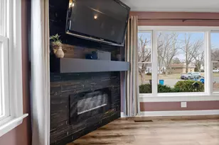 221 E Elizabeth Dr, Crown Point, IN 46307 - Photo 9