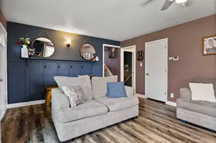 221 E Elizabeth Dr, Crown Point, IN 46307 - Photo 7