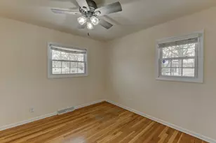 819 N Oakwood St, Griffith, IN 46319 - Photo 15