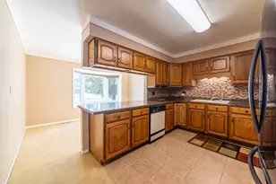 8011 Dianne Dr, Michigan City, IN 46360 - Photo 13