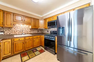 8011 Dianne Dr, Michigan City, IN 46360 - Photo 11