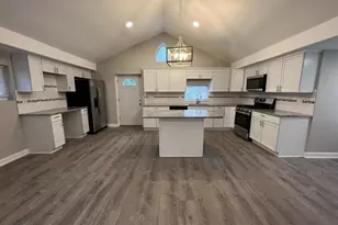 276 N Henry St, Gary, IN 46403 - Photo 5