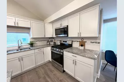 276 N Henry Street, Gary, IN 46403 - Photo 7