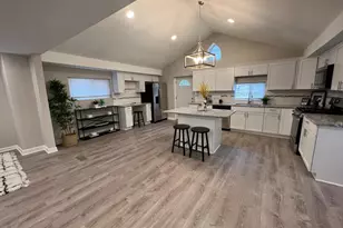 276 N Henry St, Gary, IN 46403 - Photo 3