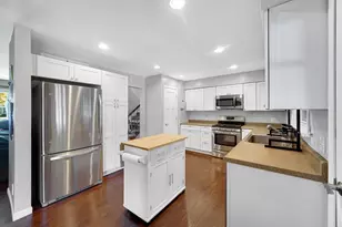 9448 Parkway Dr, Highland, IN 46322 - Photo 7