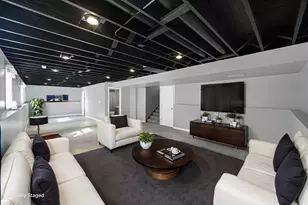 9448 Parkway Dr, Highland, IN 46322 - Photo 21