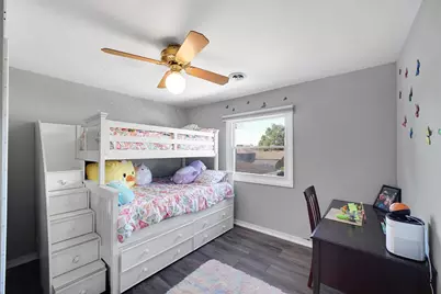 9448 Parkway Drive, Highland, IN 46322 - Photo 17