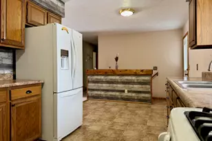 402 E St Louis St, Knox, IN 46534 - Photo 7