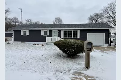 402 E Saint Louis Street, Knox, IN 46534 - Photo 1