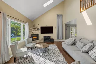 1356 Sugar Creek Ct, Valparaiso, IN 46385 - Photo 3