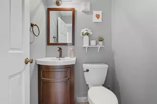 1356 Sugar Creek Ct, Valparaiso, IN 46385 - Photo 7