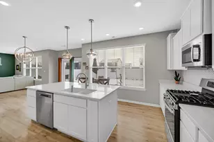 208 Sweetbay St, Valparaiso, IN 46385 - Photo 11