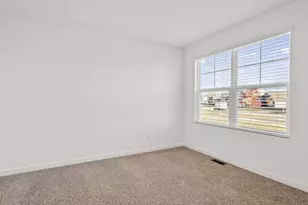 120 Cressmoor Blvd, Hobart, IN 46342 - Photo 11